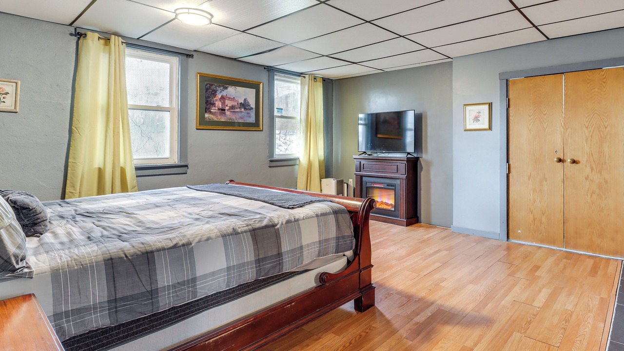 Photo of Bedroom in Summit Hill