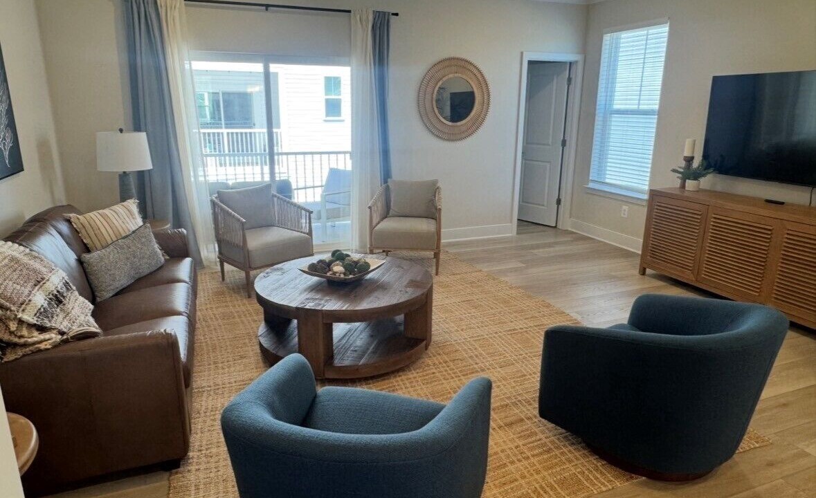Photo of Livingroom in Caine Woods