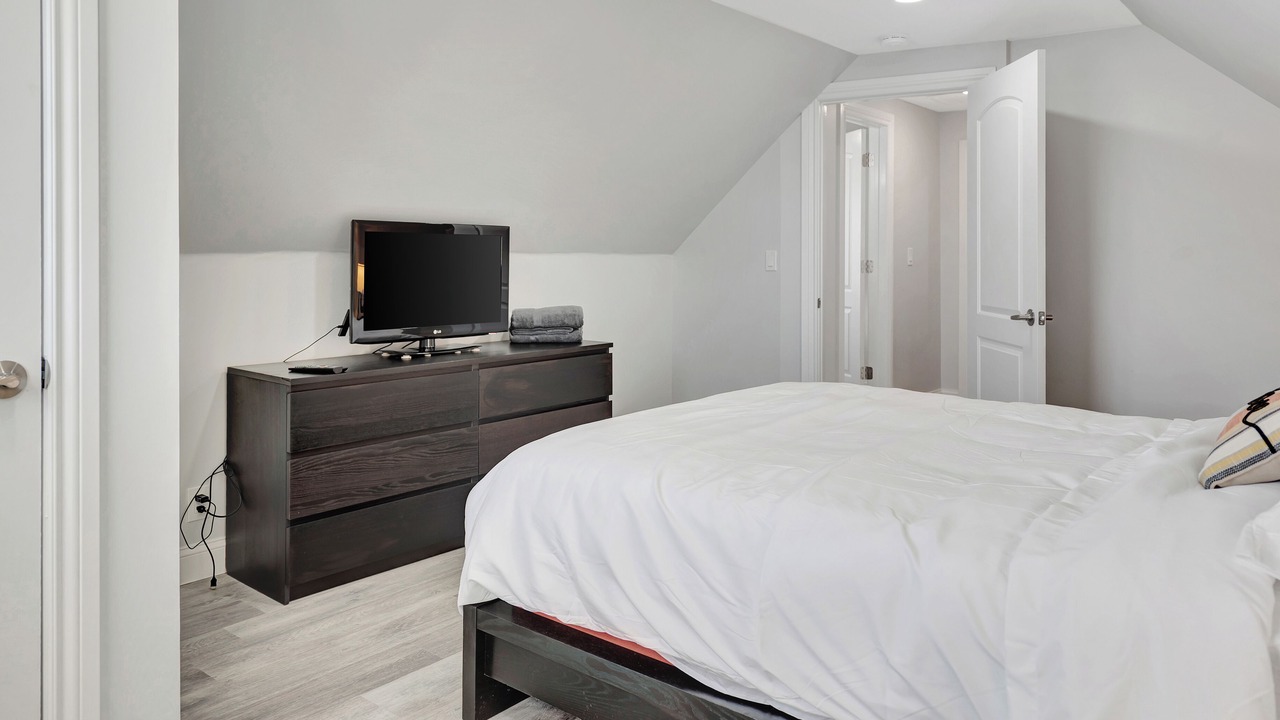 Photo of Bedroom in Uniondale