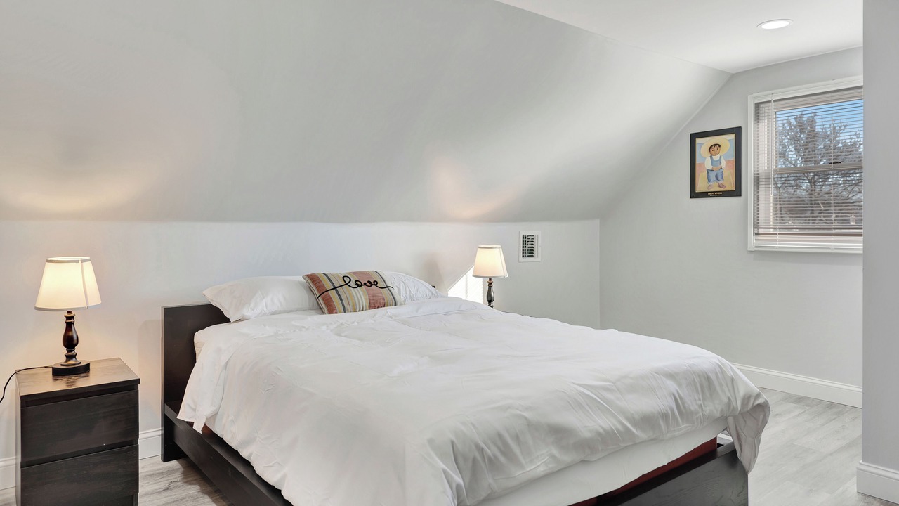 Photo of Bedroom in Uniondale
