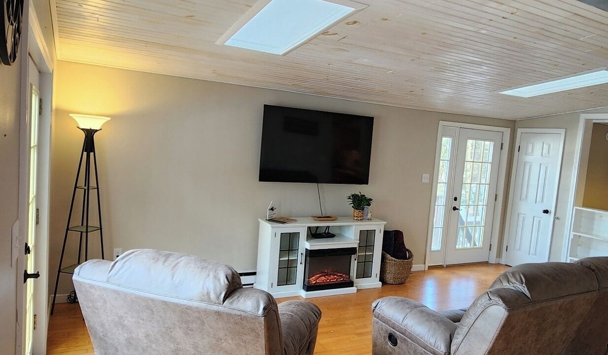 Photo of Livingroom in Laurelton