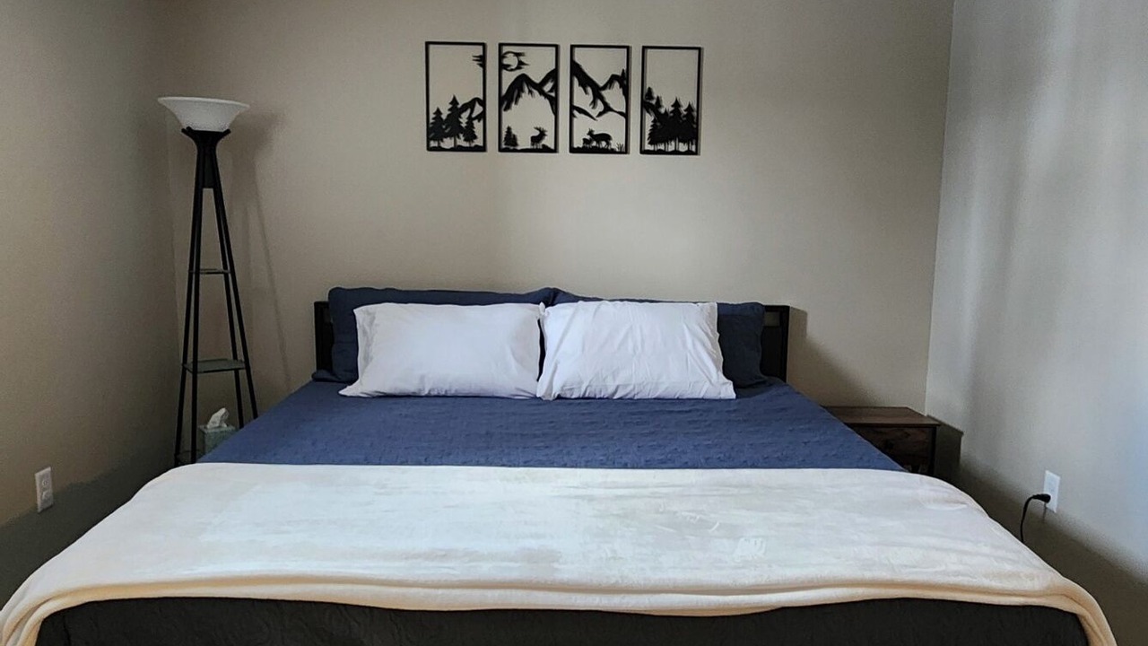 Photo of Bedroom in Laurelton