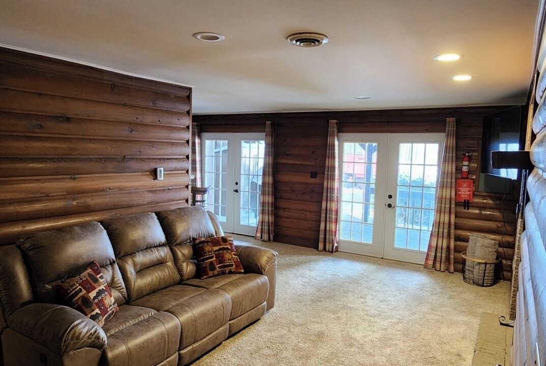 Photo of Livingroom in Laurelton