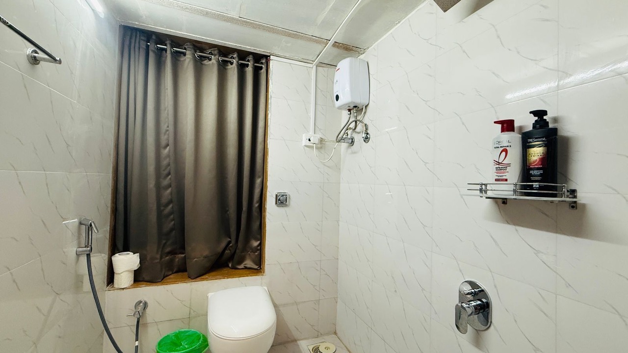 Photo of Bathroom in Malabar Hill
