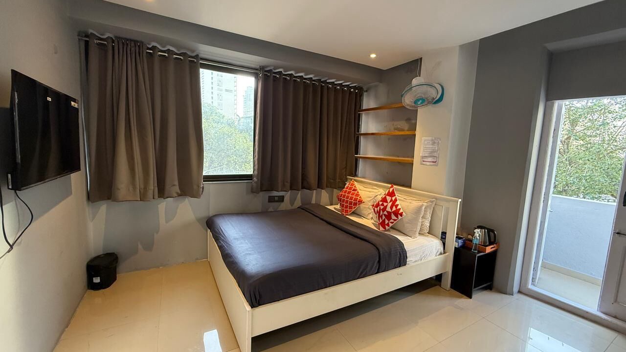 Photo of Bedroom in Malabar Hill