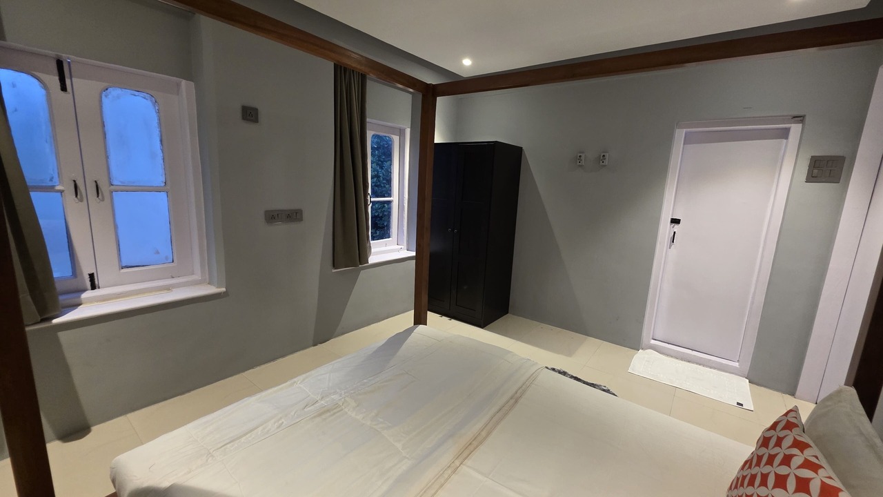 Photo of Bedroom in Malabar Hill