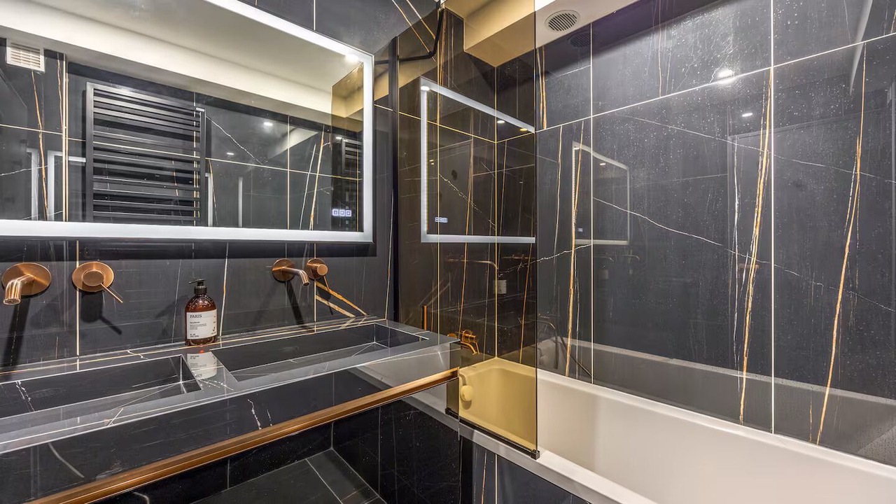 Photo of Bathroom in Quartier du Gros-Caillou
