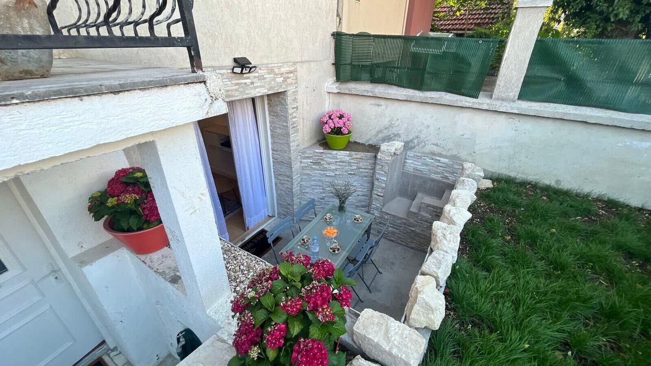 Photo of Outdoor in Malakoff