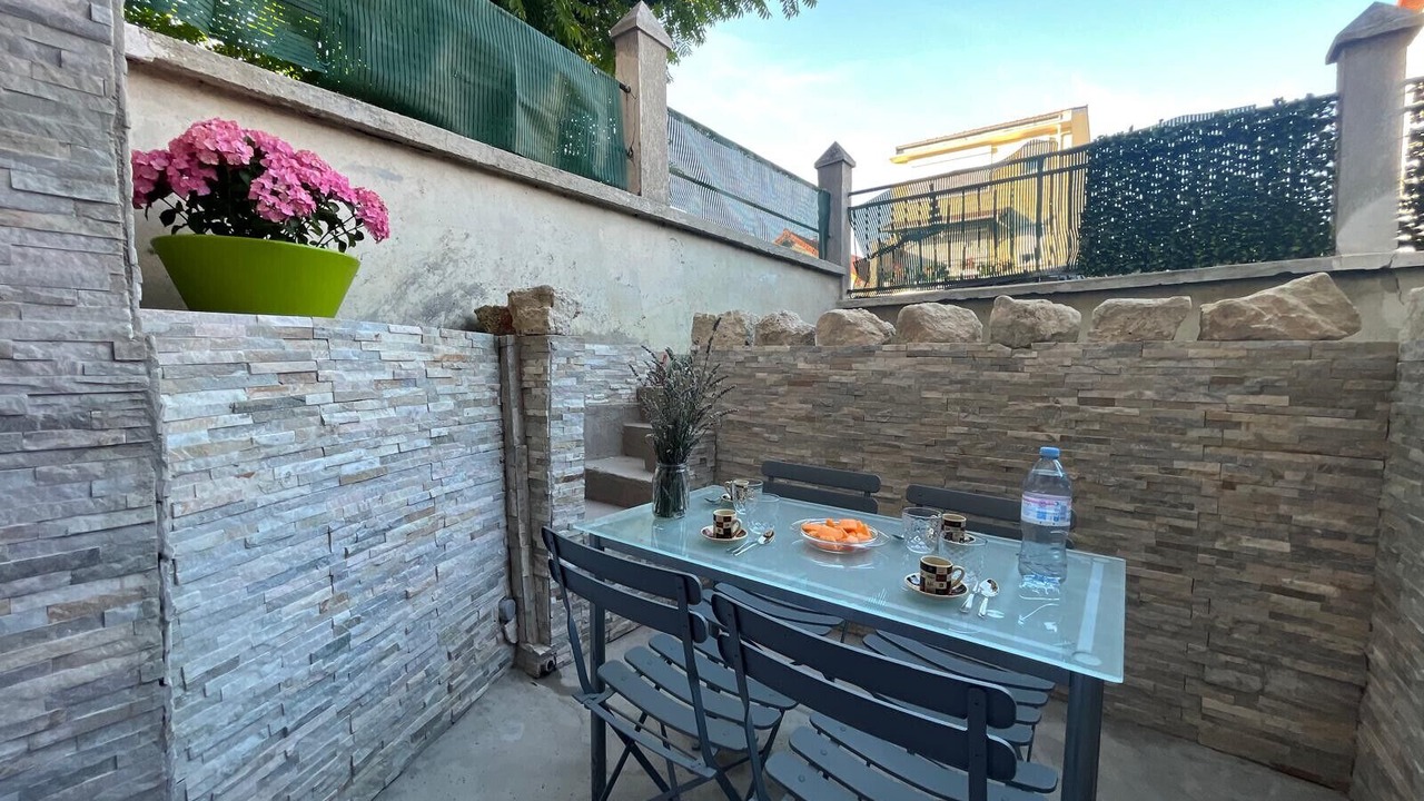 Photo of Outdoor in Malakoff