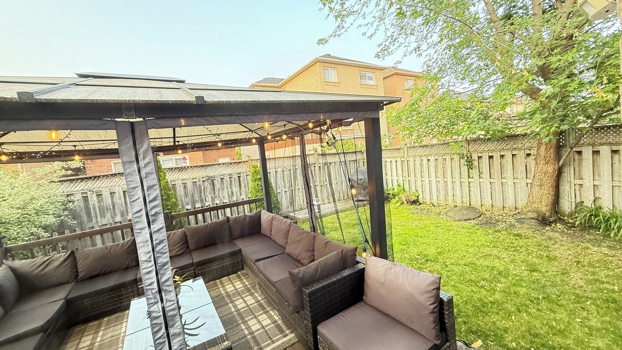 Photo of Patio Balcony in Churchill Meadows