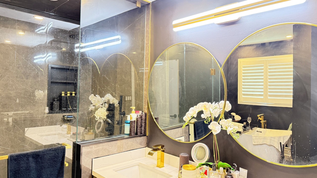 Photo of Bathroom in Churchill Meadows