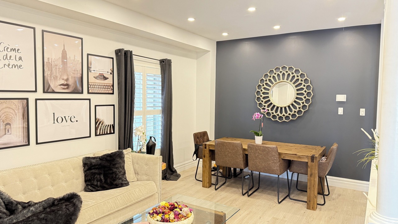 Photo of Livingroom in Churchill Meadows