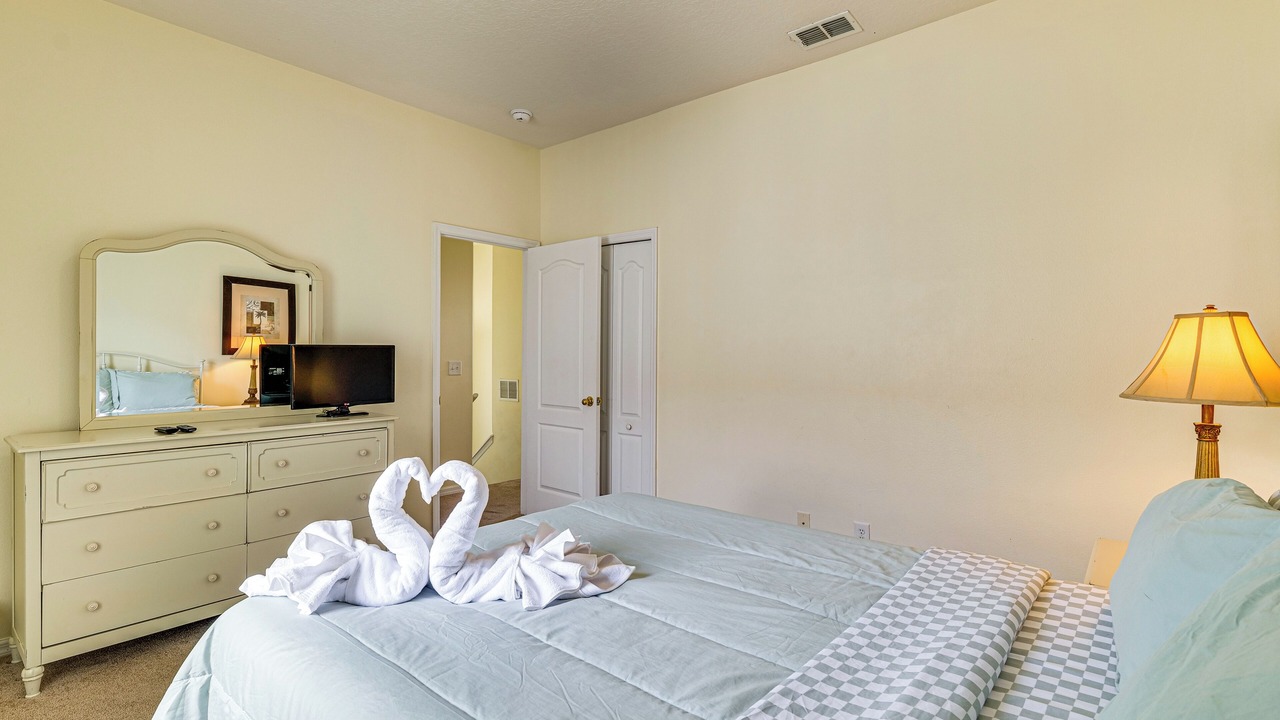 Photo of Bedroom in Tuscan Hills