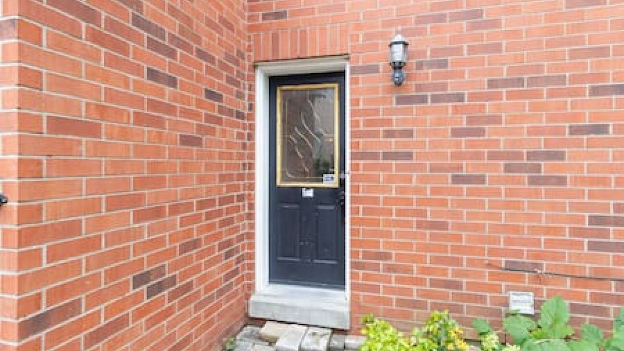Photo of Outdoor in Central Erin Mills