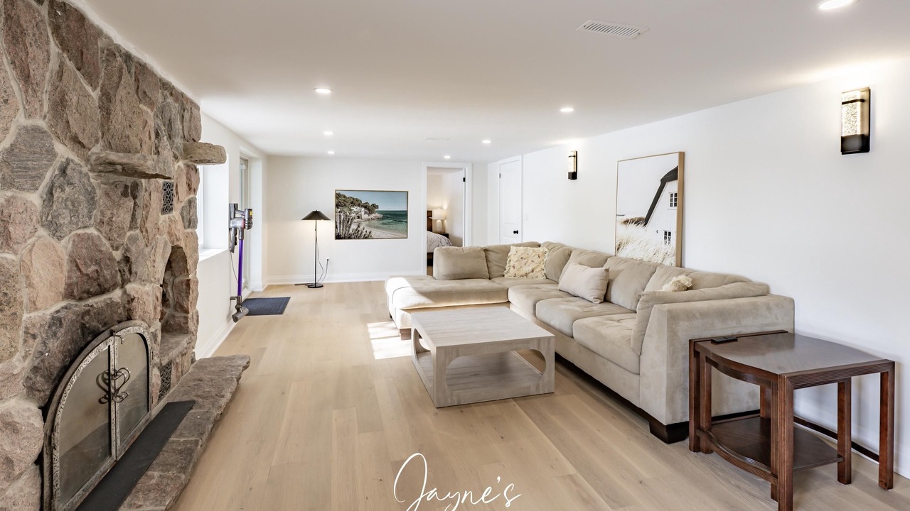 Photo of Livingroom in Muskoka Lakes