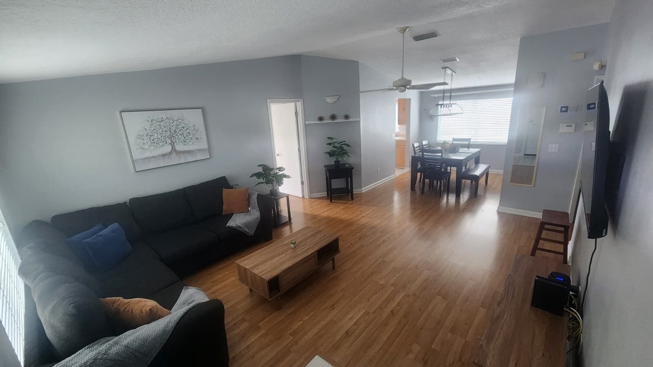 Photo of Livingroom in Timberlane Woodlake