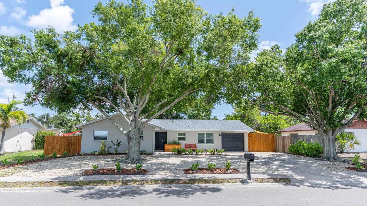 Photo of Outdoor in Bee Ridge