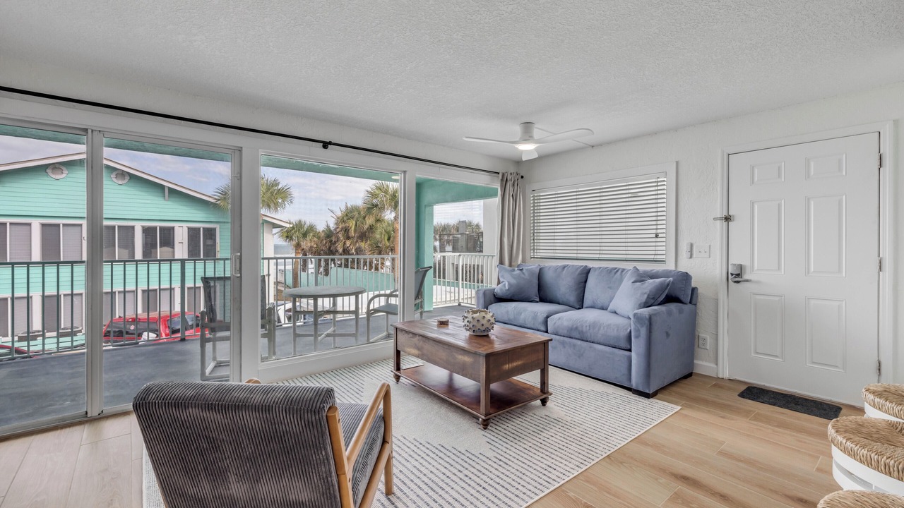 Photo of Livingroom in New Smyrna Beach
