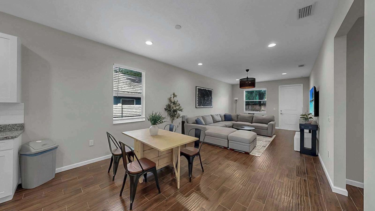 Photo of Livingroom in East Tampa
