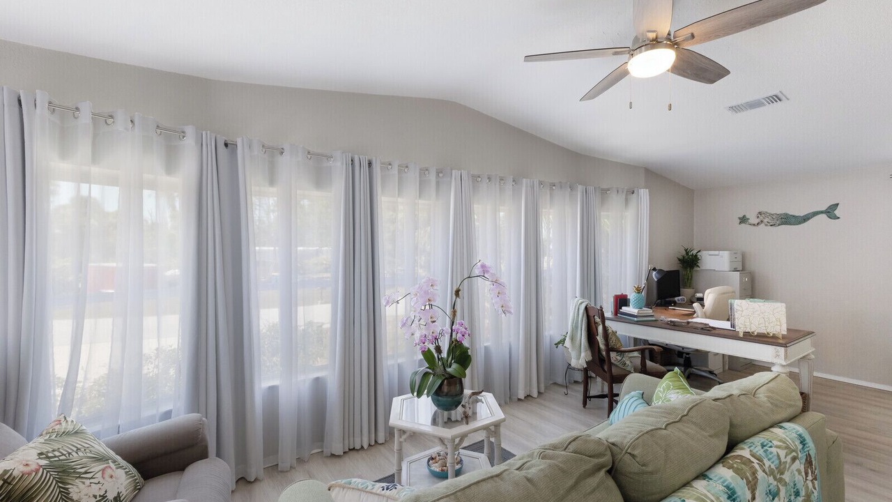 Photo of Livingroom in Grove City