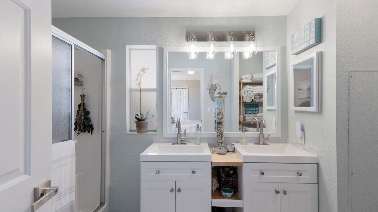 Photo of Bathroom in Grove City