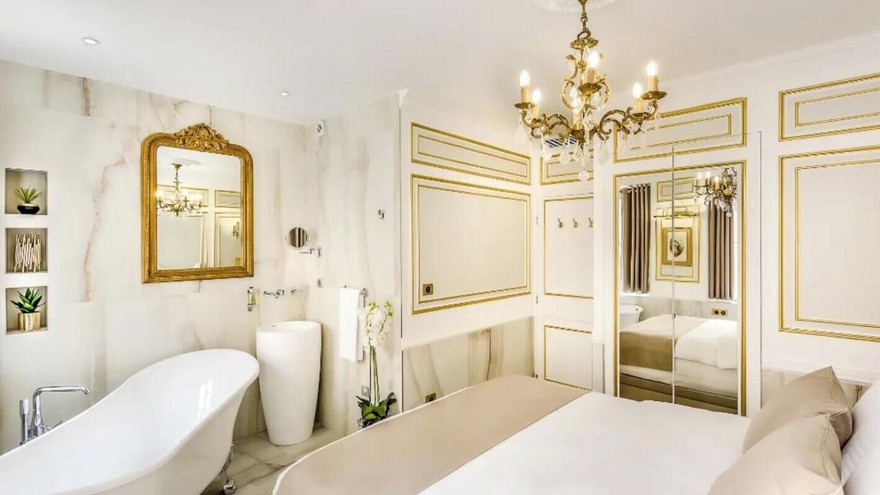 Photo of Bathroom in Palais-Royal