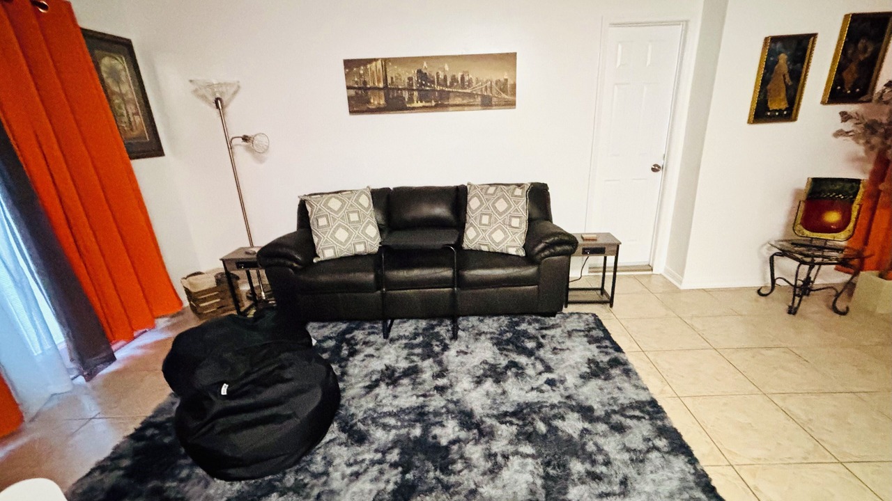 Photo of Livingroom in Bay Crest Park