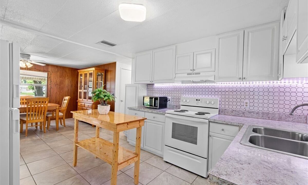 Photo of Kitchen in Taylor Creek
