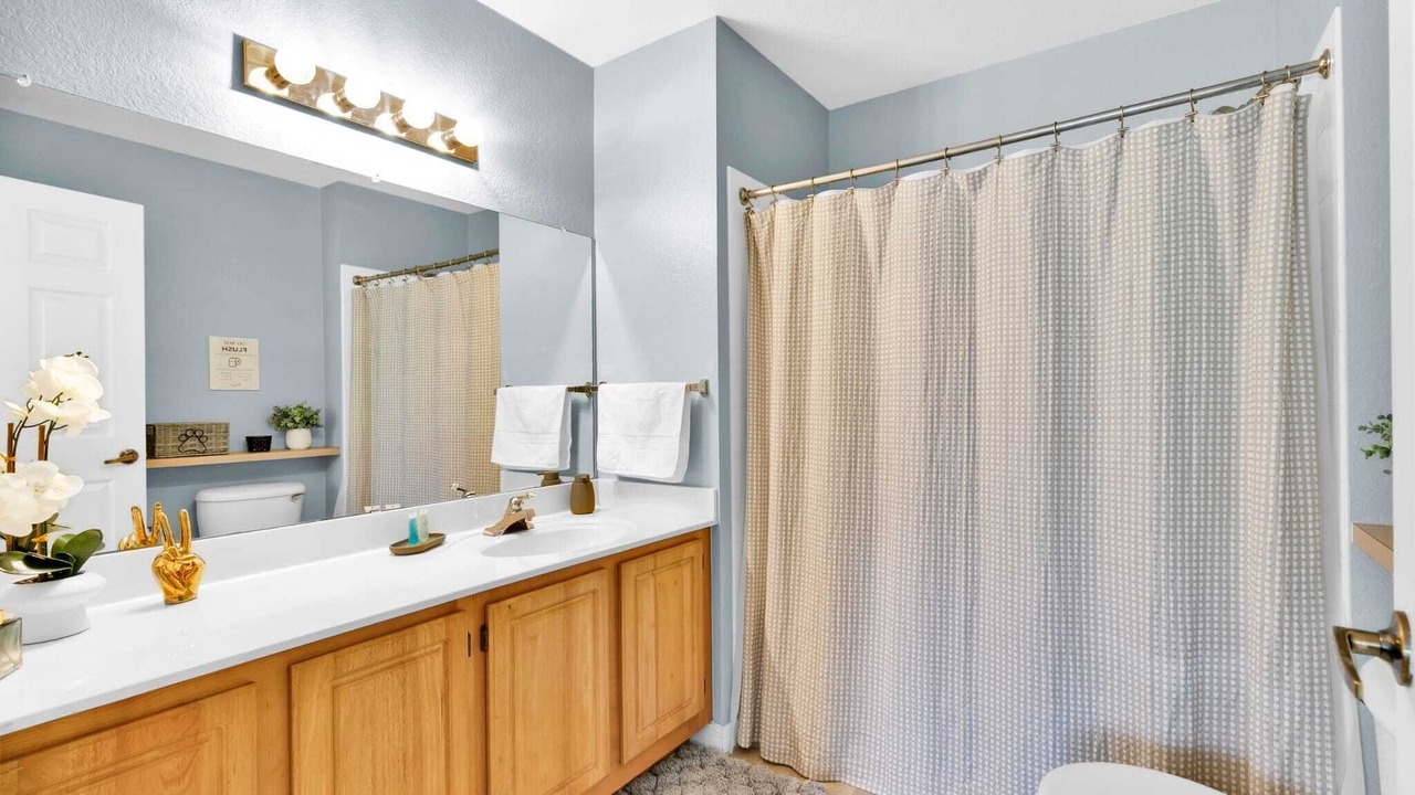 Photo of Bathroom in Venetian Bay Villages