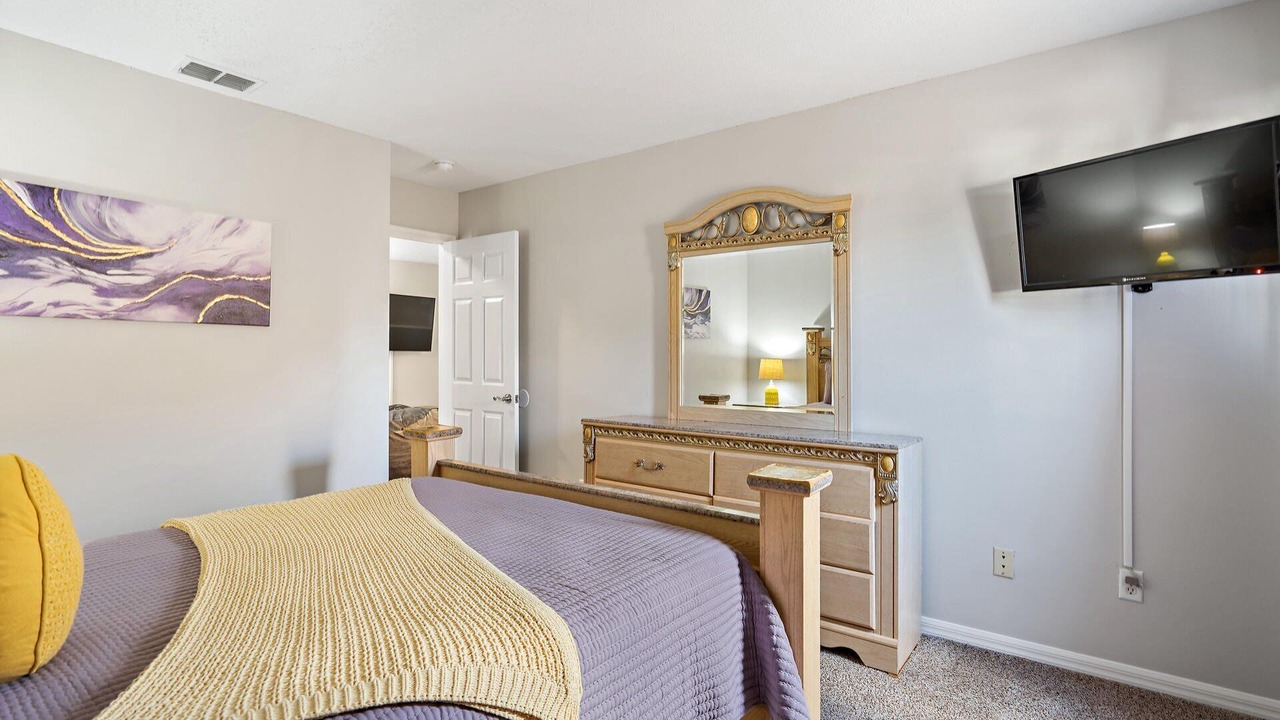 Photo of Bedroom in Lake Davenport Estates