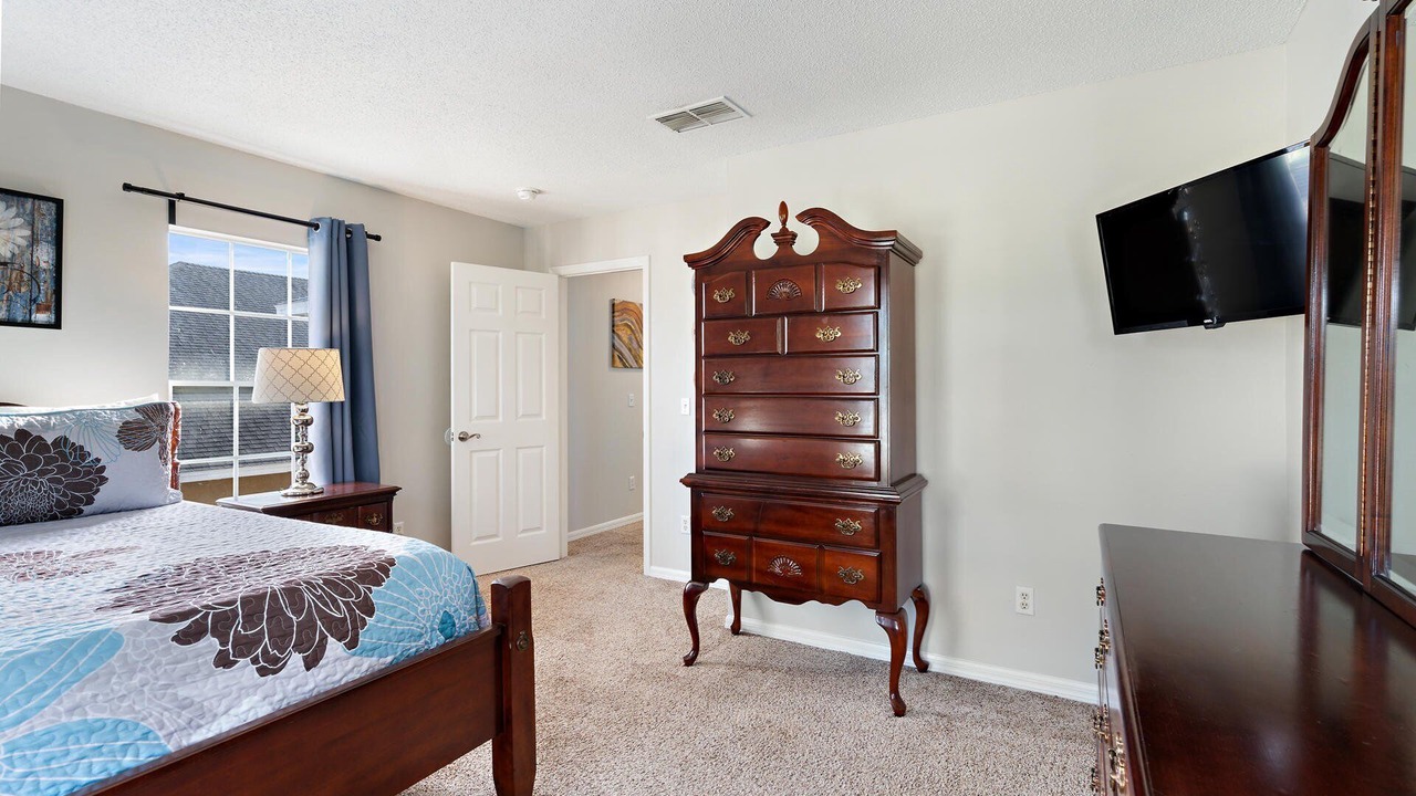 Photo of Bedroom in Lake Davenport Estates