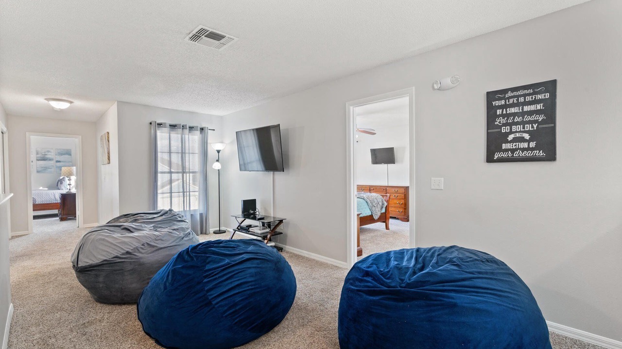 Photo of Bedroom in Lake Davenport Estates
