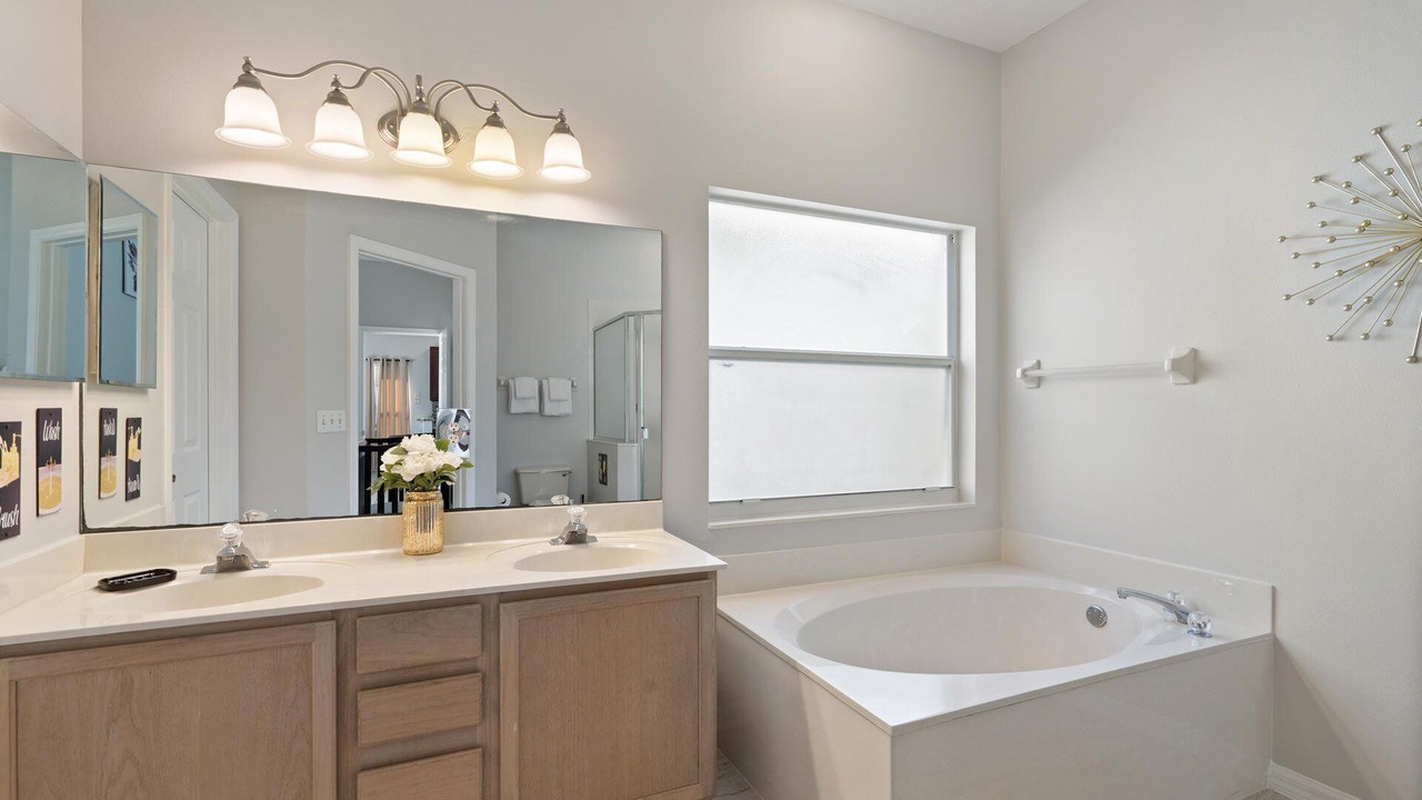 Photo of Bathroom in Lake Davenport Estates