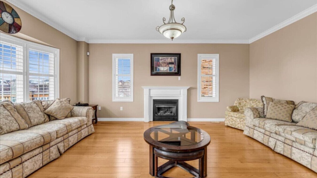 Photo of Livingroom in Brampton
