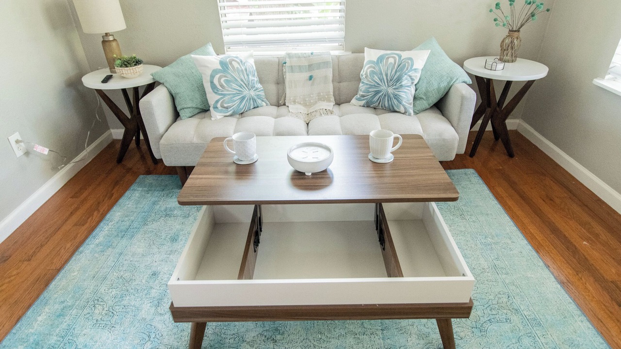 Photo of Livingroom in Historic Uptown