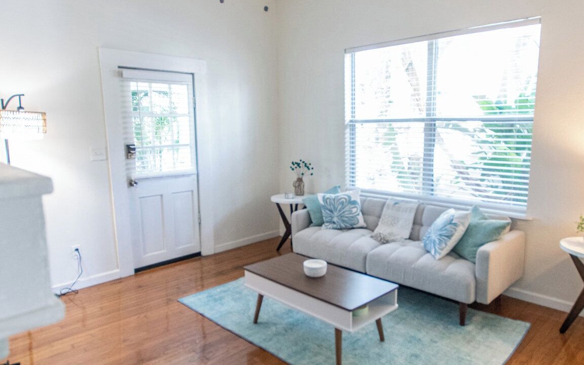 Photo of Livingroom in Historic Uptown