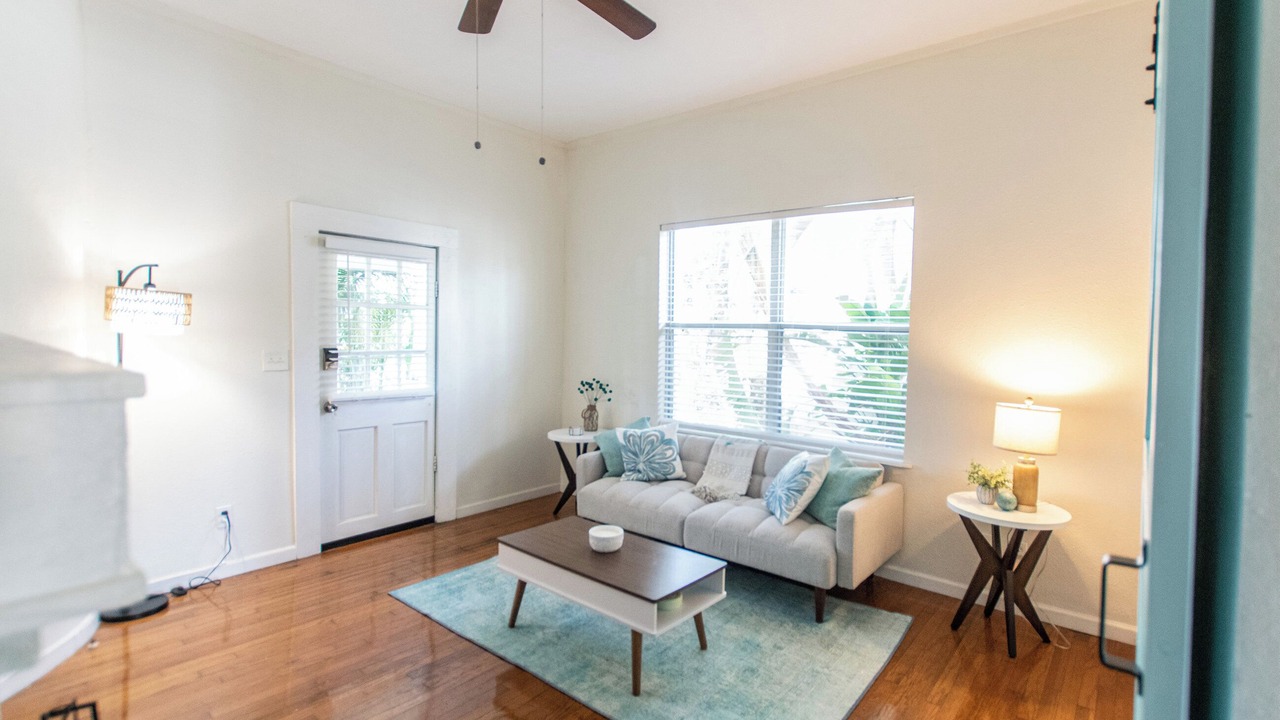 Photo of Livingroom in Historic Uptown