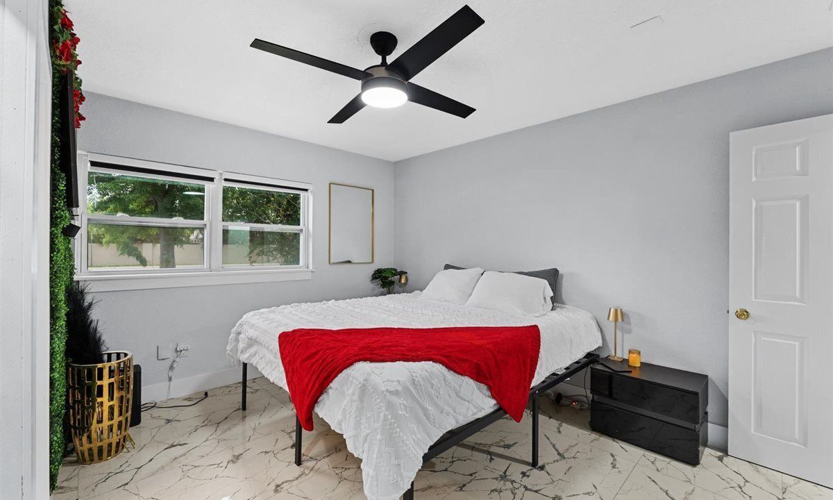 Photo of Bedroom in Pine Castle
