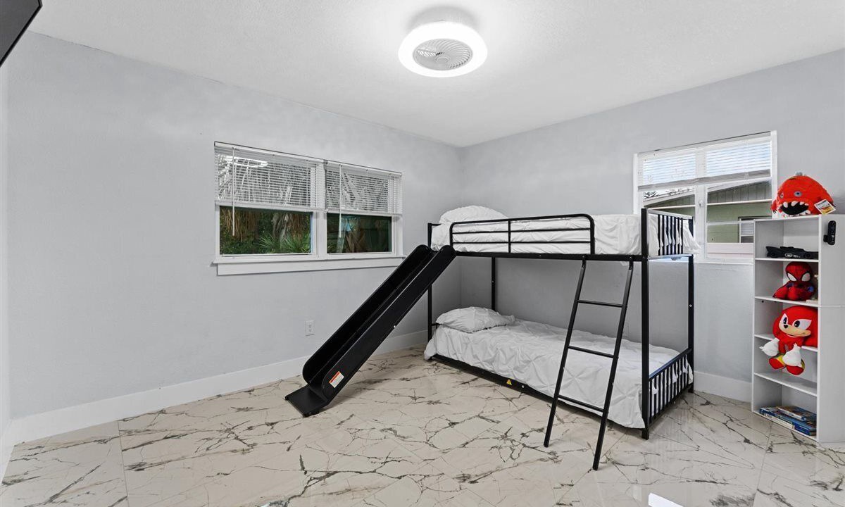 Photo of Bedroom in Pine Castle