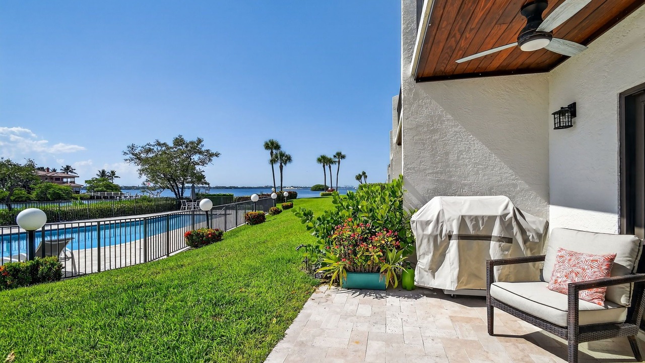 Photo of Patio Balcony in South Palm Beach