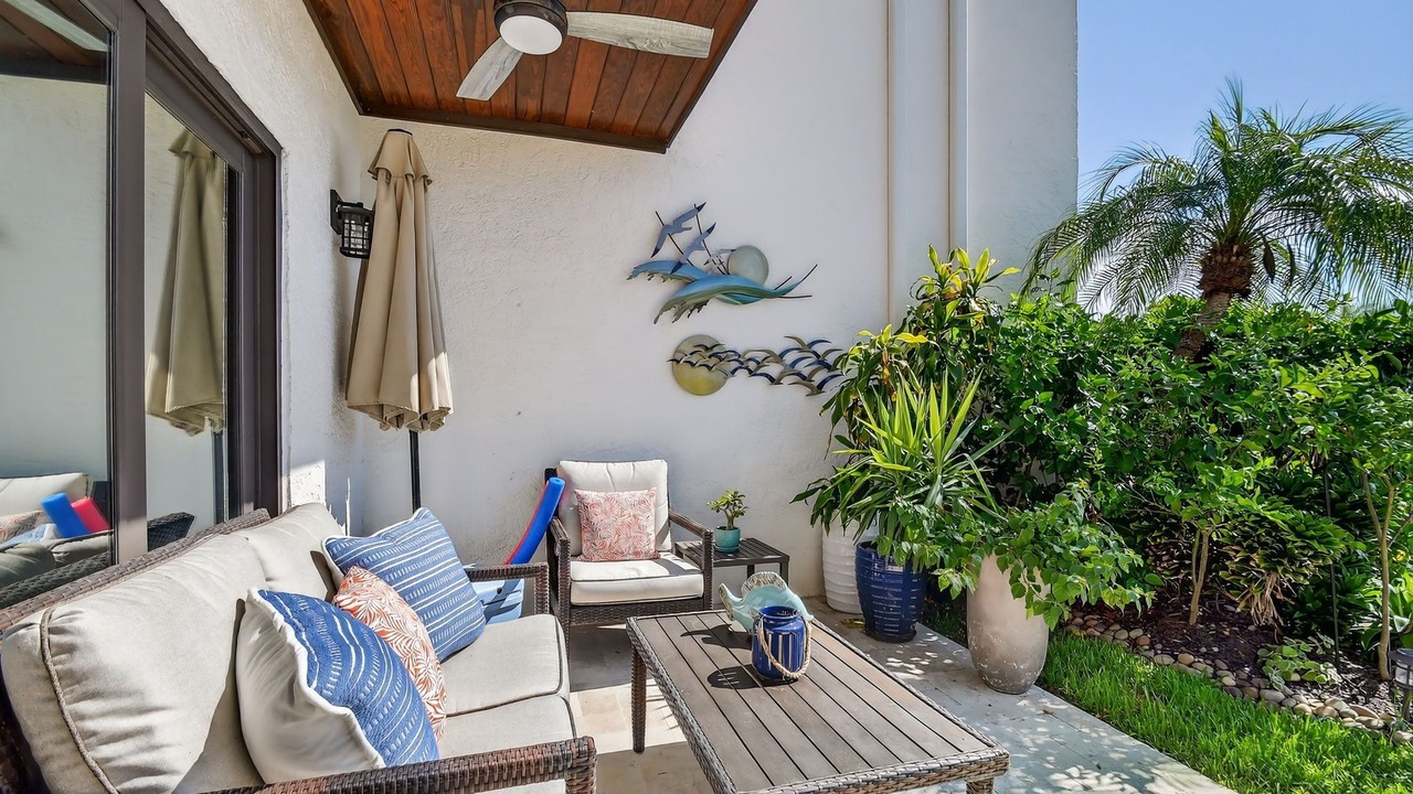 Photo of Patio Balcony in South Palm Beach