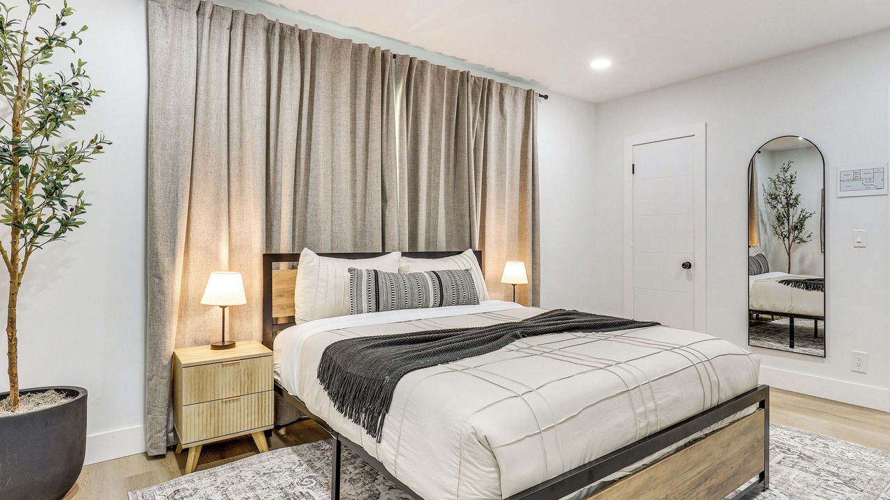 Photo of Bedroom in Coral Springs