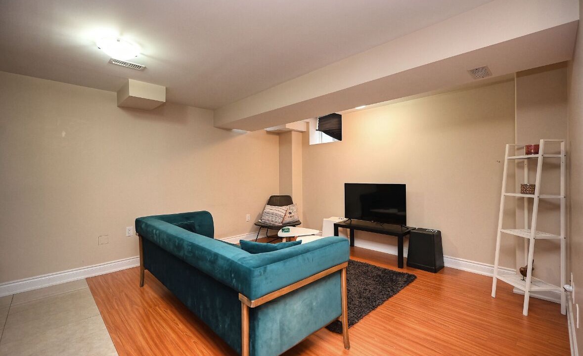 Photo of Livingroom in East Credit