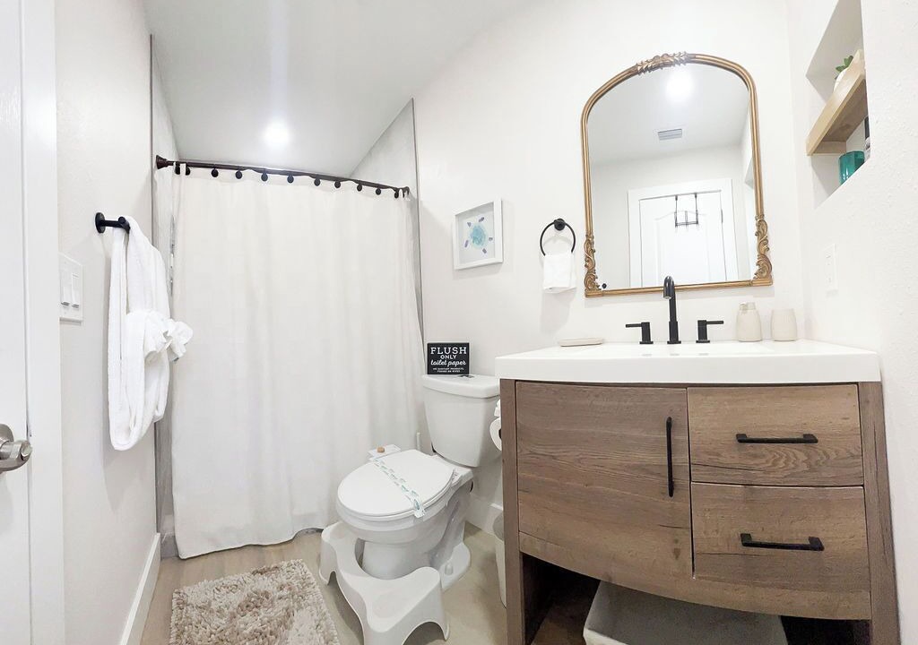 Photo of Bathroom in Pinellas Point