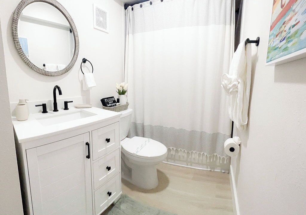 Photo of Bathroom in Pinellas Point
