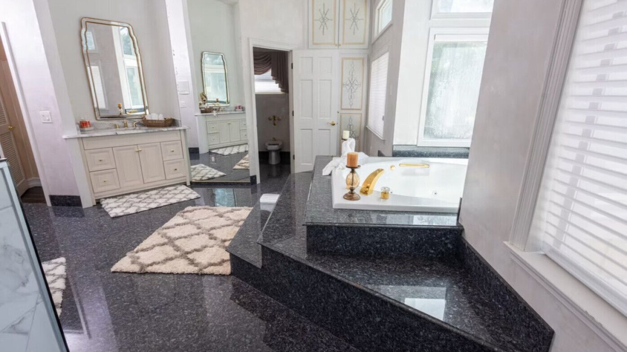 Photo of Bathroom in Fairvilla
