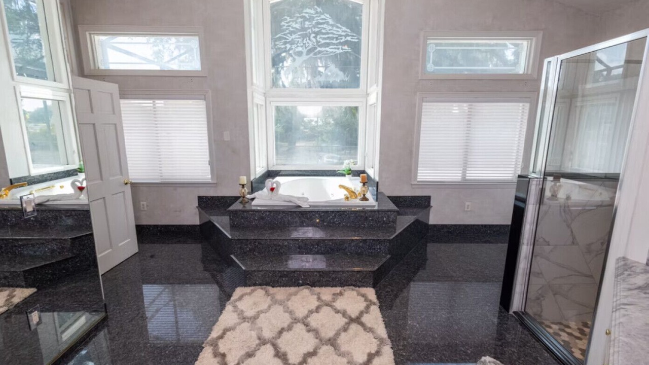 Photo of Bathroom in Fairvilla