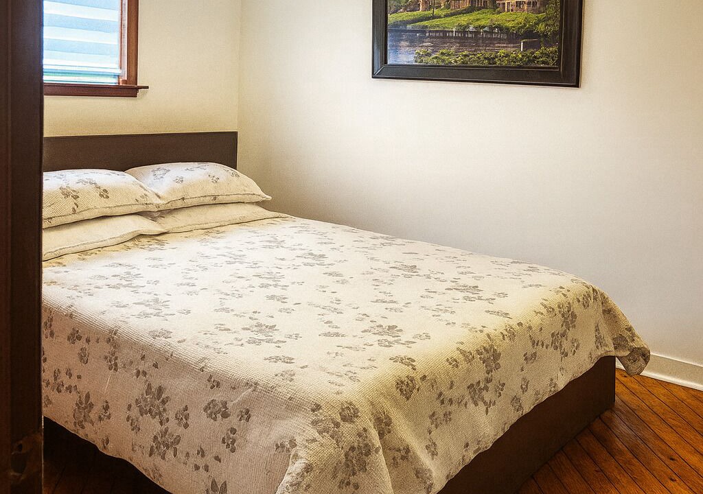 Photo of Bedroom in Jacksons Point