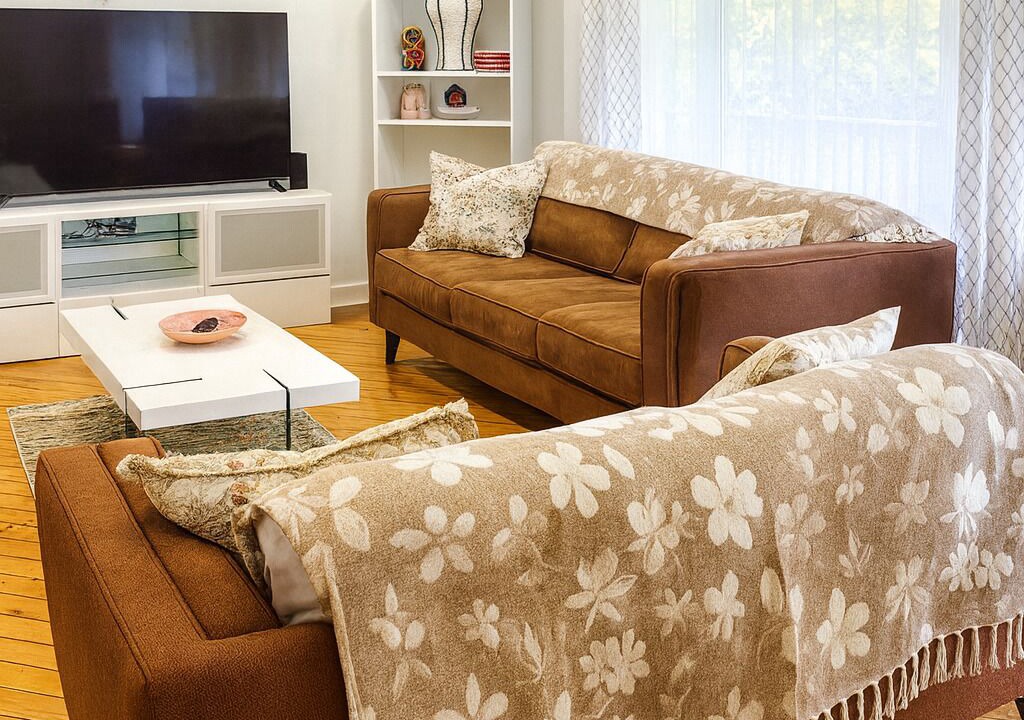 Photo of Livingroom in Jacksons Point