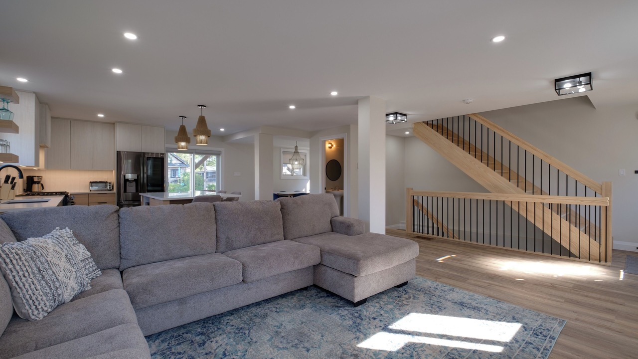Photo of Livingroom in Grand Bend